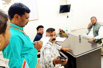 ಪ್ರಜ್ಞೆ ತಪ್ಪಿದ ಇಓ ಶಶಿಧರಸ್ವಾಮಿ ಸಿರವಾರ ತಾ.ಪಂ.ಕಚೇರಿಗೆ ಸಿಇಓ ದಿಢೀರ್ ಭೇಟಿ