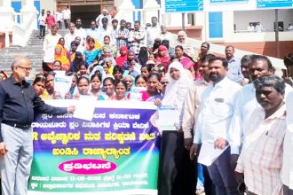 ಸ್ಲಂ ಜನಾಂದೋಲನದಿಂದ ಪ್ರತಿಭಟನೆ ಕರ್ನಾಟಕದಲ್ಲಿ ಎಸ್‌ಐಆರ್ ವಿರುದ್ಧ ನಿರ್ಣಯಕ್ಕೆ ಆಗ್ರಹ