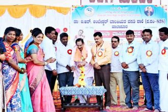 ‘ಮೊಬೈಲ್ ಬಿಟ್ಟು ಅಭ್ಯಾಸದ ಕಡೆ ಗಮನವಿರಲಿ’