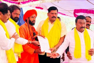 ಈಡಿಗ-ಬಿಲ್ಲವರ ಶಕ್ತಿ ಪ್ರದರ್ಶನ, ಸಚಿವ ಶಿವರಾಜ್ ತಂಗಡಗಿ ಸಂಧಾನ ಡಾ.ಪ್ರಣವಾನಂದಶ್ರೀ ನೇತೃತ್ವದ ಐವರ ನಿಯೋಗ ಸಿಎಂ ಭೇಟಿ ನಿರ್ಧಾರ