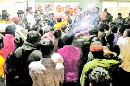 ಶ್ರೀರಾಮ-ಕೃಷ್ಣರ ವಿರುದ್ಧ ಅವಹೇಳನ ವಿಡಿಯೋ ವೈರಲ್ ಆರೋಪಿಗಳ ಬಂಧನಕ್ಕೆ ಒತ್ತಾಯಿಸಿ ಮೇಹಕರ ಠಾಣೆ ಎದುರು ಪ್ರತಿಭಟನೆ