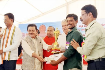 ಹಂಪಿ ಉತ್ಸವ: ಎತ್ತುಗಳ ಪ್ರದರ್ಶನ: 180ಕ್ಕೂ ಹೆಚ್ಚಿನ ಜೋಡೆತ್ತುಗಳು ಭಾಗಿ, ಹಳ್ಳಿಕಾರ ತಳಿಗೆ ಪ್ರಥಮ ಬಹುಮಾನ : ಸಚಿವ ಬಿ.ಜಡ್.ಜಮೀರ್ ಅಹ್ಮದ್ ಖಾನ್ ರಿಂದ ವೈಯಕ್ತಿಕ ತಲಾ ರೂ.2 ಲಕ್ಷ ಬಹುಮಾನ