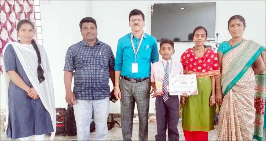 ರಾಯಚೂರು ಜಿಲ್ಲಾ ಮಟ್ಟದ ಪ್ರತಿಭಾ ಕಾರಂಜಿಯಲ್ಲಿ ಕು. ತರುಣ್ ಪ್ರಥಮ ಸ್ಥಾನ