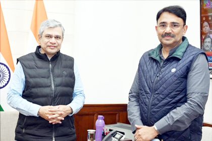 ರೈಲ್ವೆ ಸಚಿವರ ಭೇಟಿಯಾದ ಸಂಸದ ಕುಮಾರನಾಯಕ ರಾಯಚೂರು – ಆಲಮಟ್ಟಿ ರೈಲು ಮಾರ್ಗ ಆರಂಭಕ್ಕೆ ಮನವಿ, ಭರವಸೆ