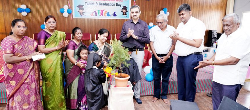 ವಿದ್ಯಾಭಾರತಿ ಮಾಂಟೆಸರಿ ಶಾಲೆಯಲ್ಲಿ ಪ್ರತಿಭಾ ಪ್ರದರ್ಶನ ಹಾಗೂ ಪದವಿ ಪ್ರದಾನ ದಿನಾಚರಣೆ ಪ್ರತಿಭಾ ಪ್ರದರ್ಶನ ; ಶಿಕ್ಷಣದ ಜೊತೆಗೆ ಸಂಸ್ಕಾಾರ ಮತ್ತು ಮೌಲ್ಯಗಳ ಬೆಳವಣಿಗೆಗೂ ಪೂರಕ – ಡಾ. ಅಜಿತ್ ಕುಲಕರ್ಣಿ