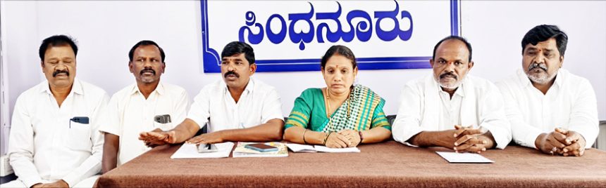 ವಳಬಳ್ಳಾರಿ ಗ್ರಾ.ಪಂ.ನೂತನ ಕಟ್ಟಡ ಉದ್ಘಾಟನೆ ನಾಮಲಕ ತೆಗೆದರೆ ಹೋರಾಟ – ಮೂಕಾಂಬಿಕಾ