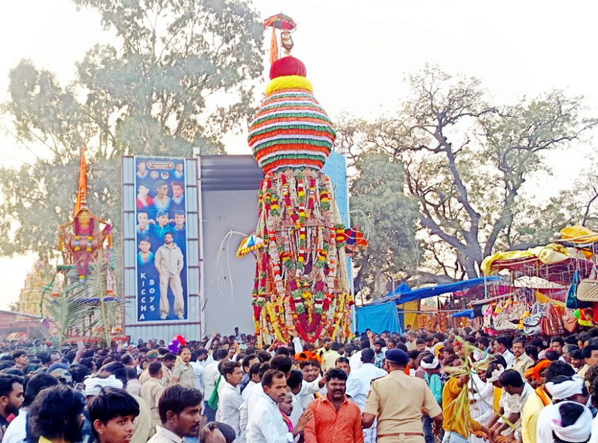 ಕುರುಕುಂದಾ : ಅದ್ದೂರಿ ಯಲ್ಲಮ್ಮದೇವಿ ರಥೋತ್ಸವ